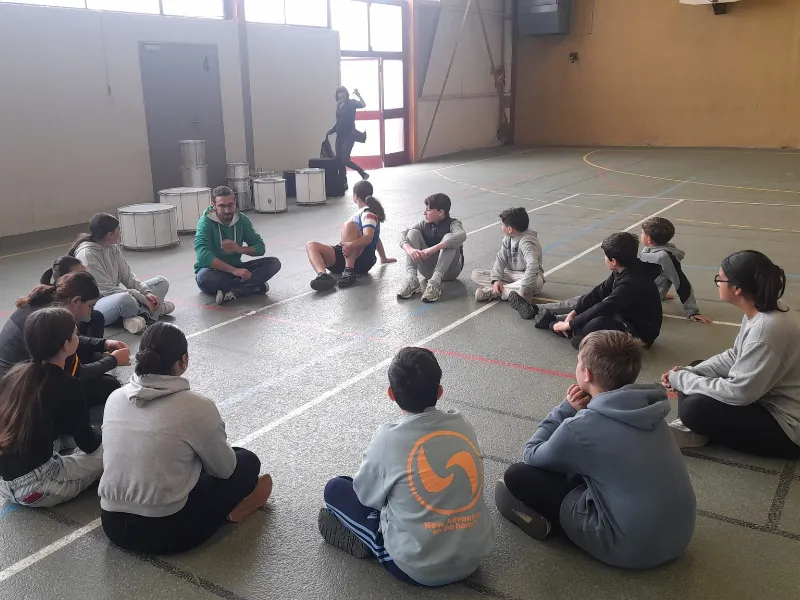 L'atelier batucada du PIJ d'Estagel, du samba toute la matinée