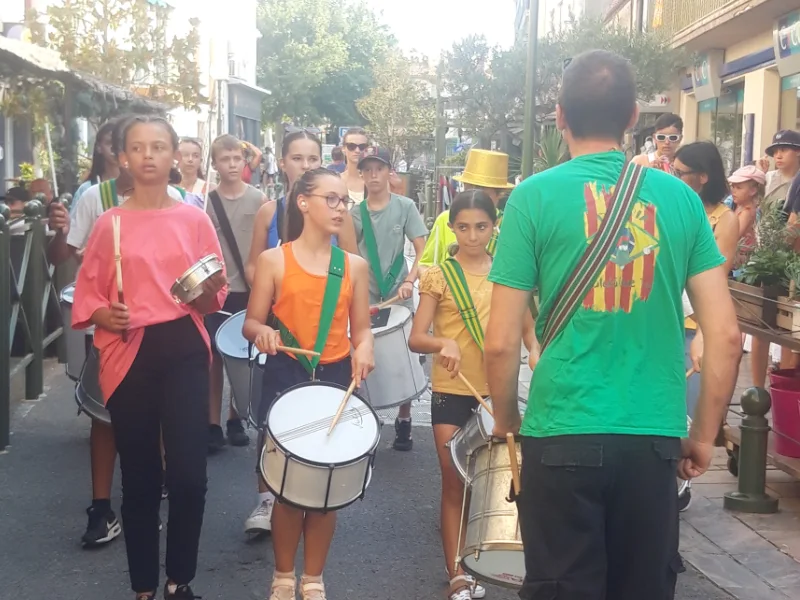 Atelier et défilé du PIJ de Thuir – Festival du Soleil 2024